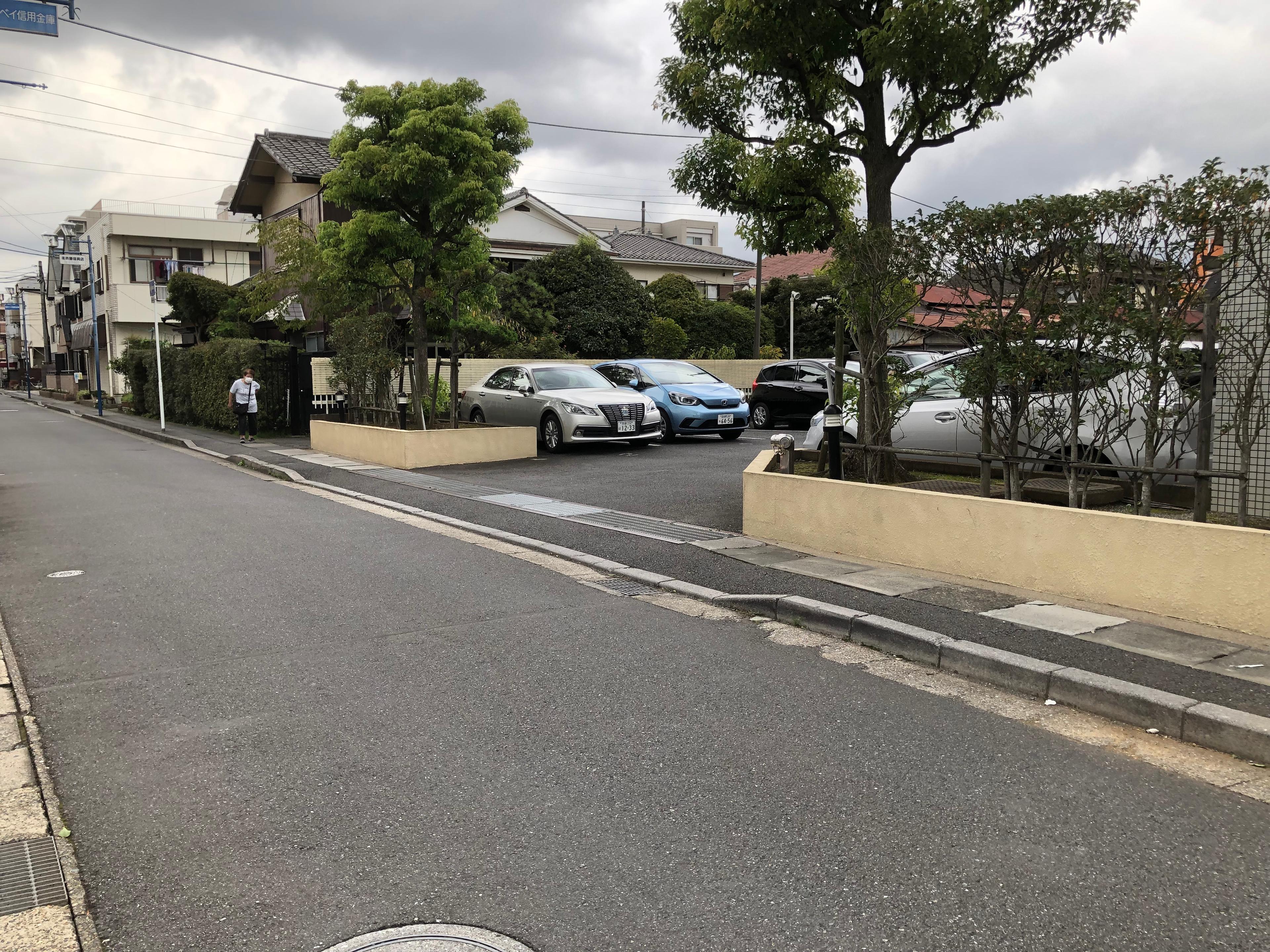 プロシード市川の外観・駐車場イメージ1枚目