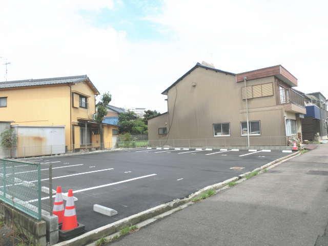 ワイズ・真清田 第13駐車場の外観・駐車場イメージ1枚目