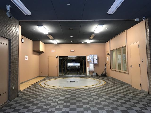 松岡ビルの外観・駐車場イメージ1枚目