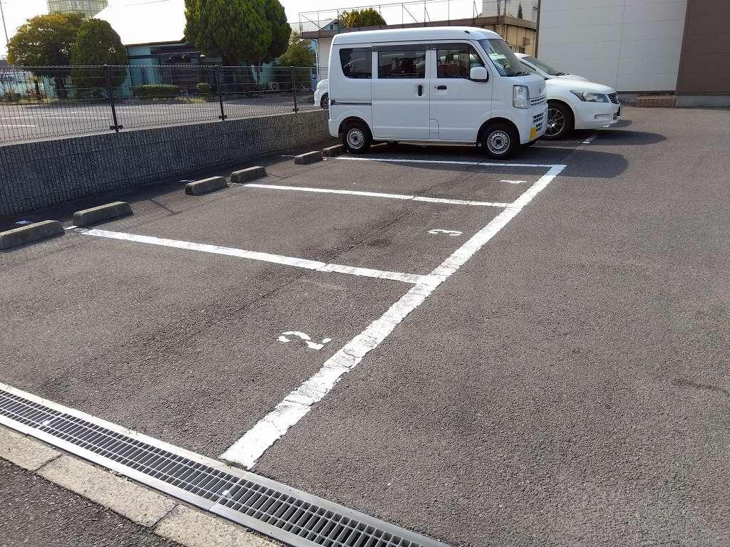 ヴィルヌーブ(17614)の外観・駐車場イメージ1枚目