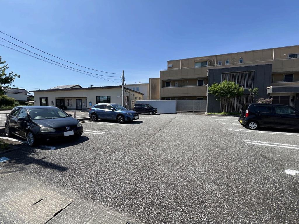 FKコンフィリーヌ駐車場の外観・駐車場イメージ1枚目