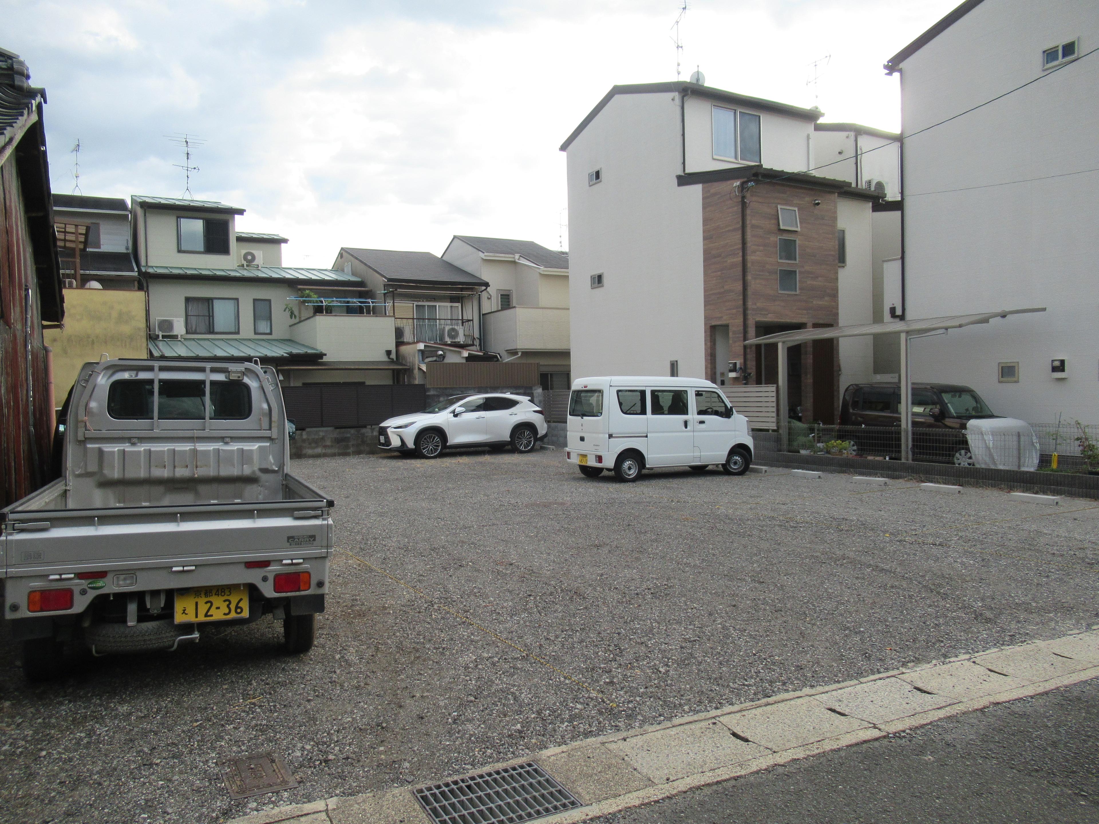 イマイガレージの外観・駐車場イメージ2枚目