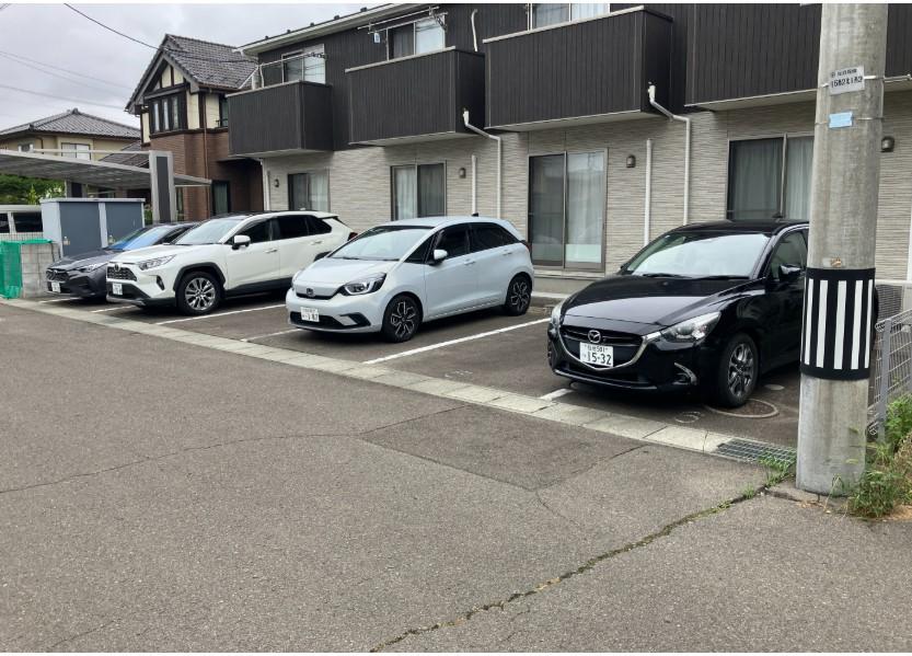 ボンヌ・シャンスK・H-Oの外観・駐車場イメージ1枚目