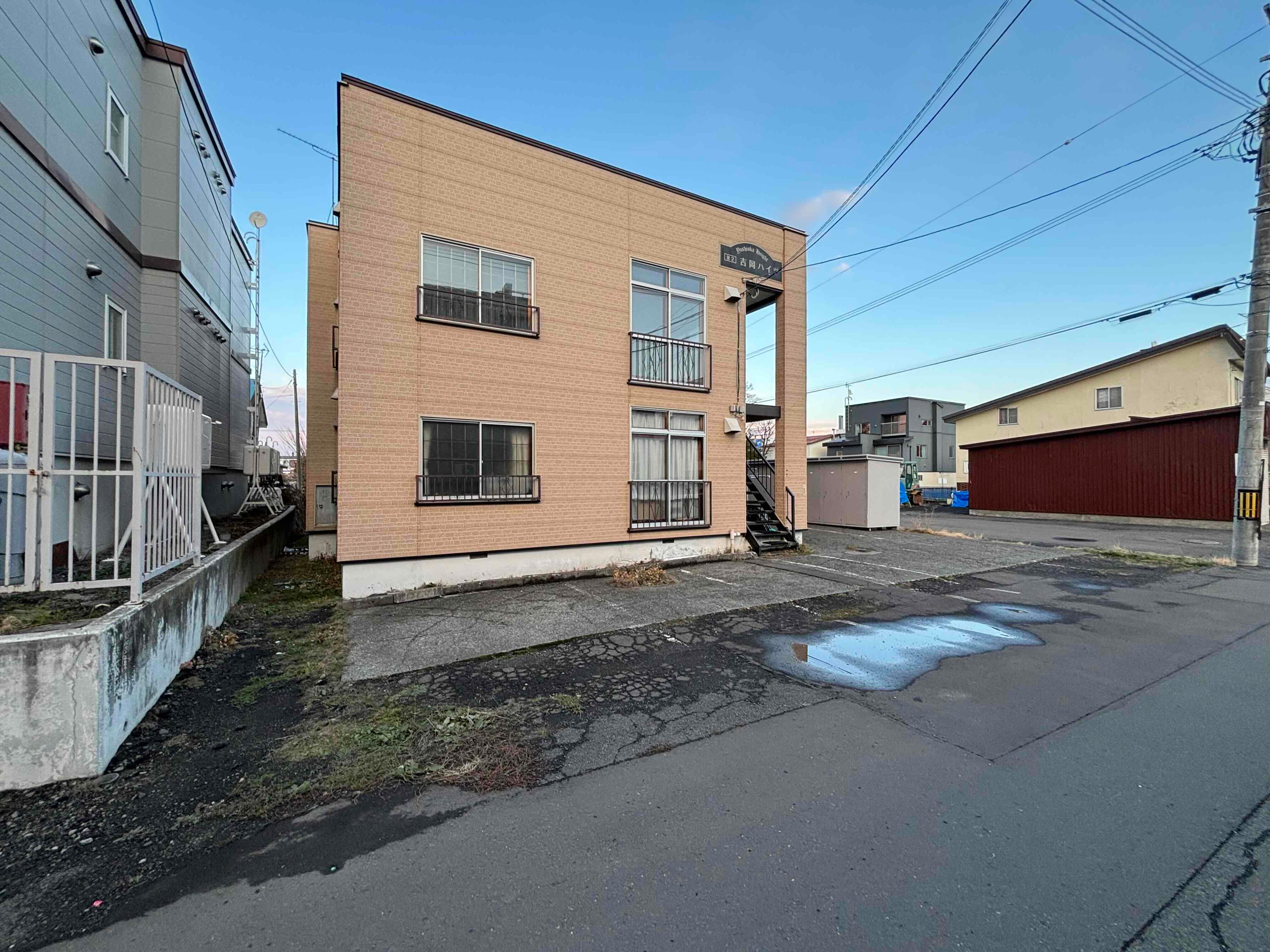 第2吉岡ハイツの外観・駐車場イメージ2枚目