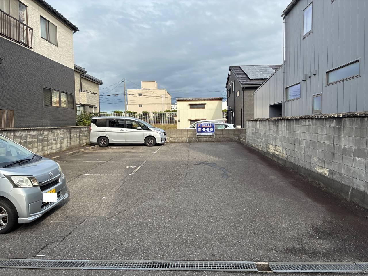 54.桃山町ガレージの外観・駐車場イメージ2枚目