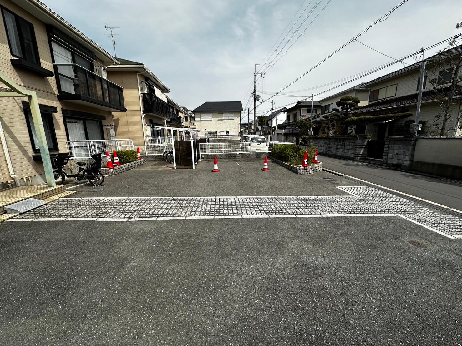 サンハイツトロアAの外観・駐車場イメージ2枚目