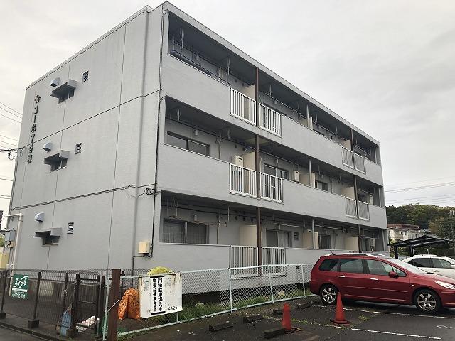 ヤマサイコーポ３、７号棟の外観・駐車場イメージ1枚目