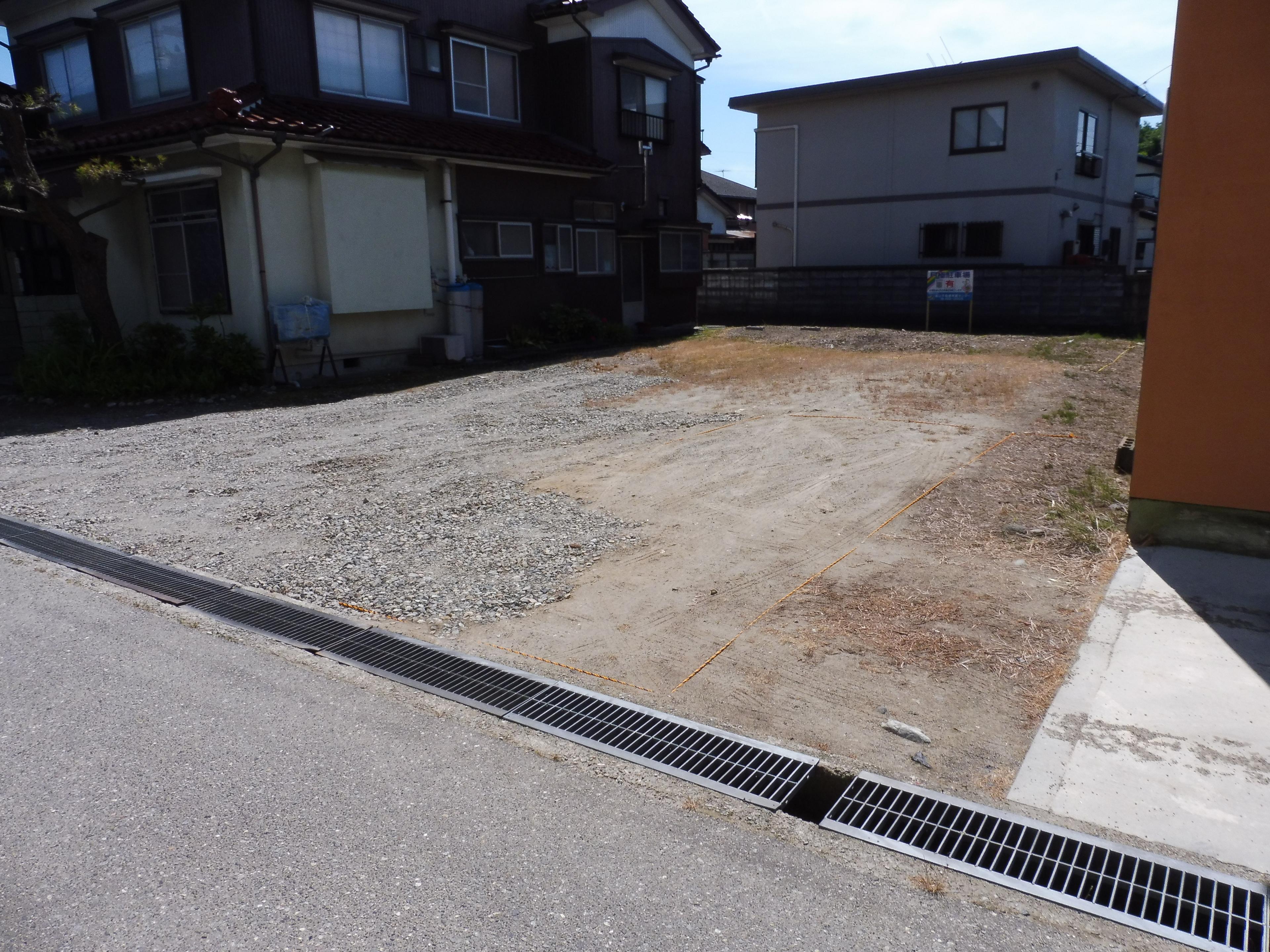 粟島町３丁目月極駐車場の外観・駐車場イメージ1枚目