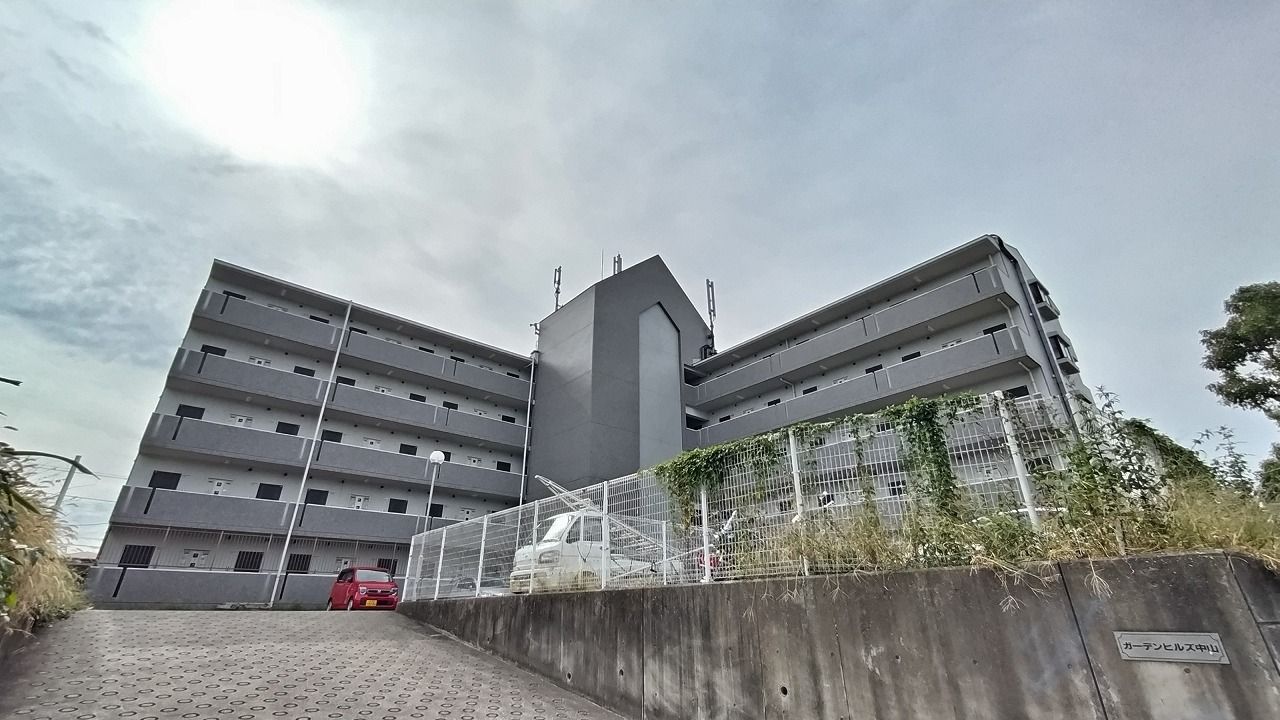 ガーデンヒルズ中山の外観・駐車場イメージ1枚目