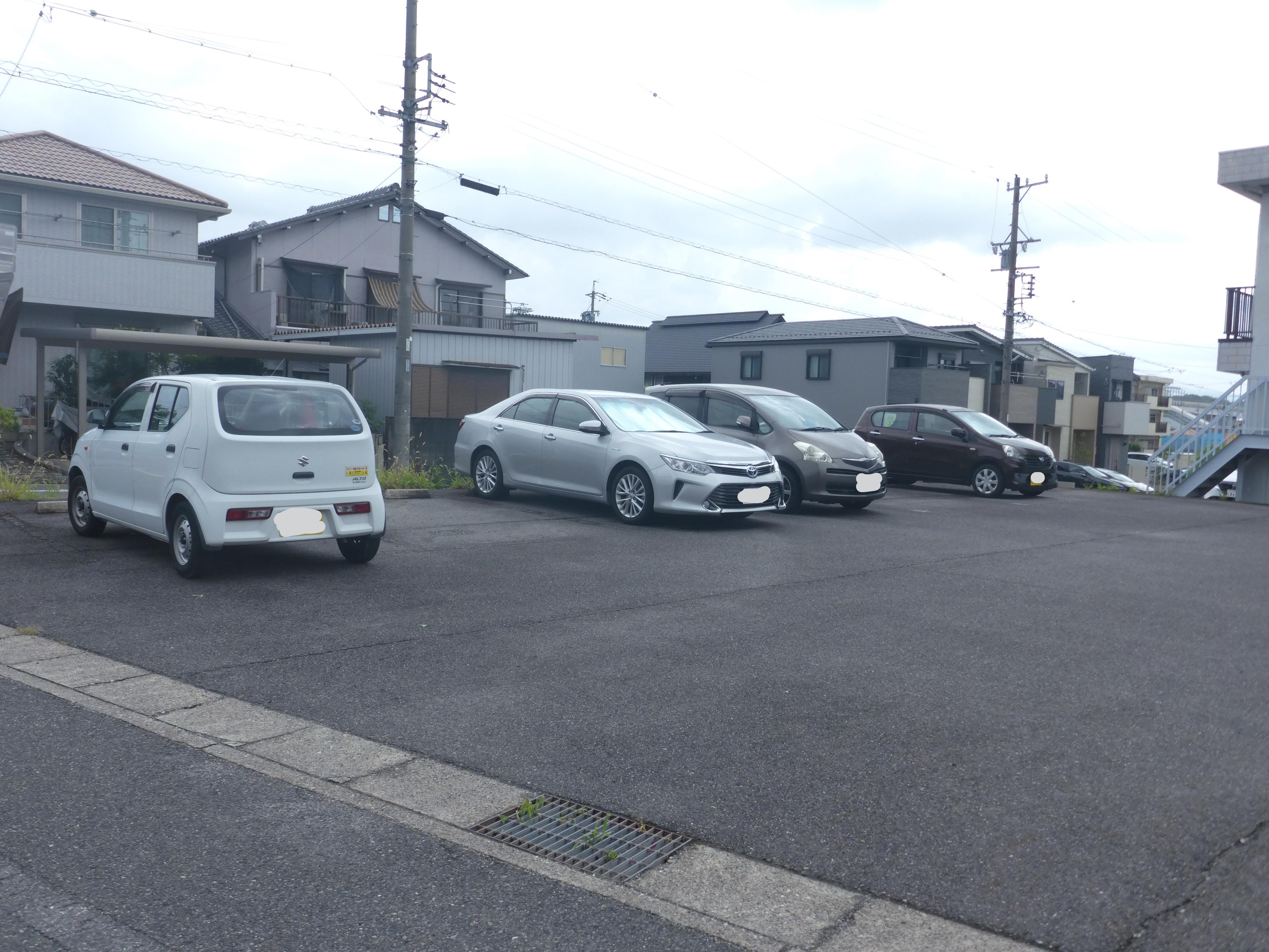 山越1001駐車場の外観・駐車場イメージ2枚目