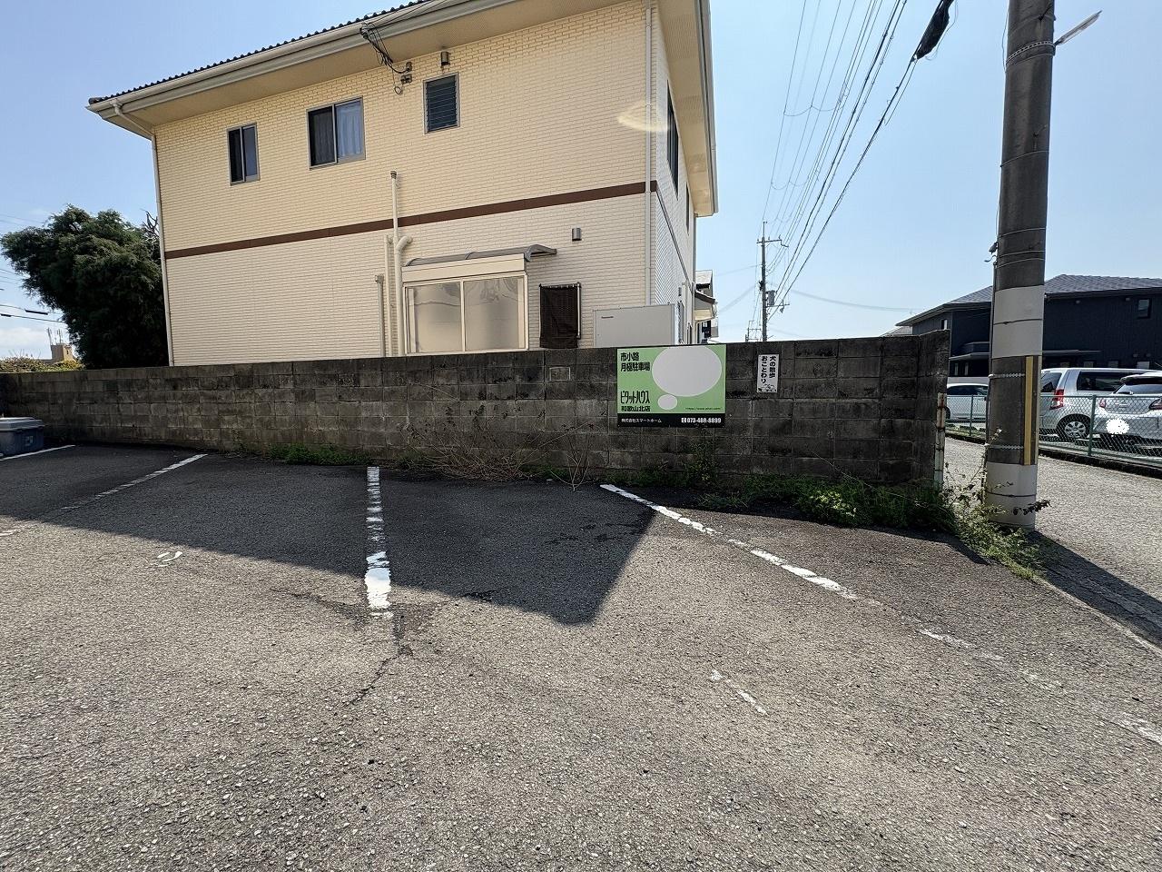 市小路月極駐車場の外観・駐車場イメージ3枚目