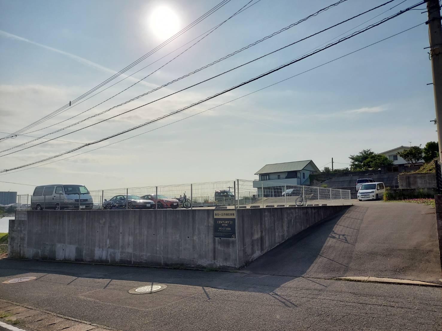 香住ヶ丘月極駐車場の外観・駐車場イメージ1枚目