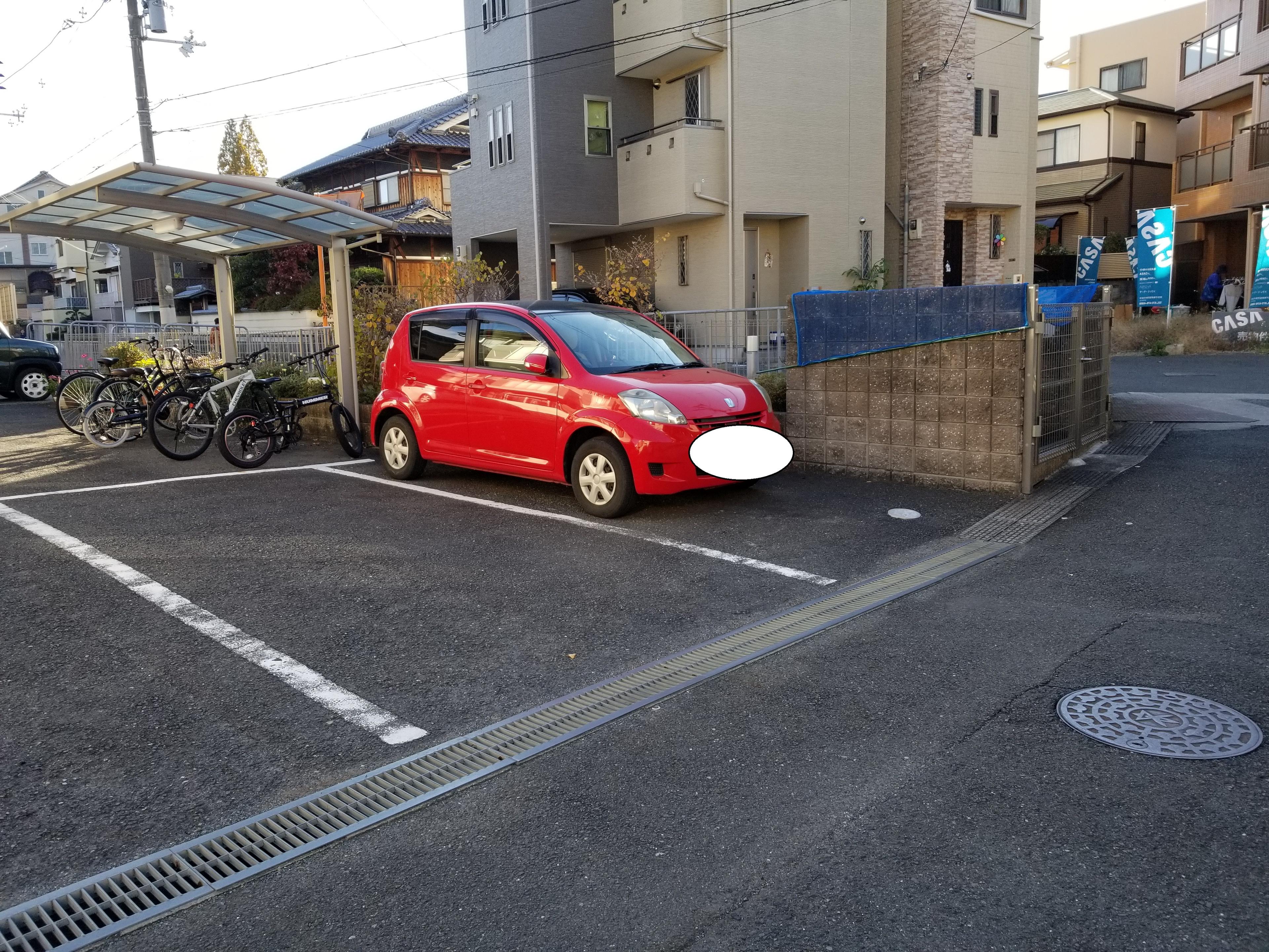アビタシオンの外観・駐車場イメージ1枚目
