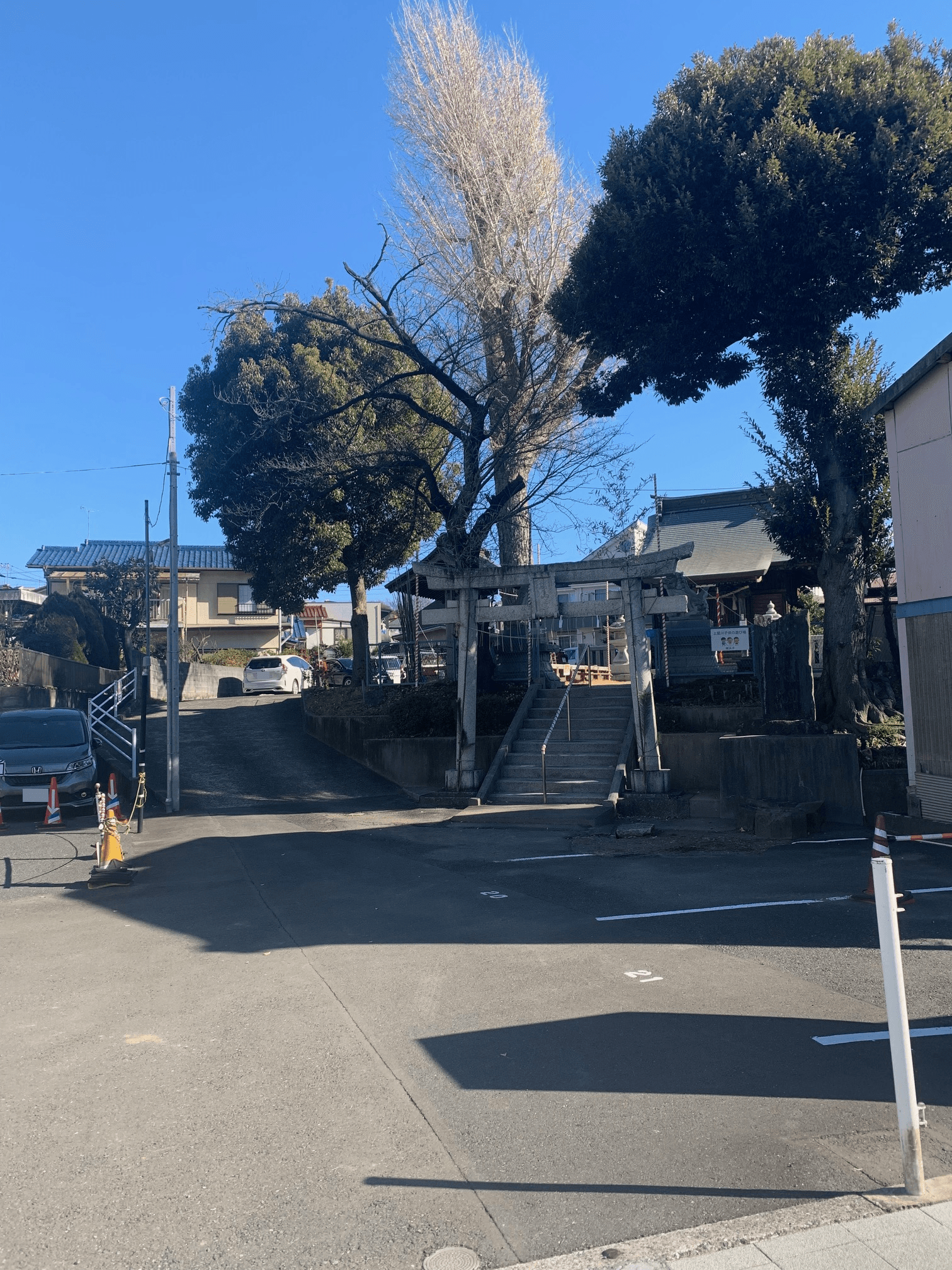 杉山神社駐車場の外観・駐車場イメージ2枚目