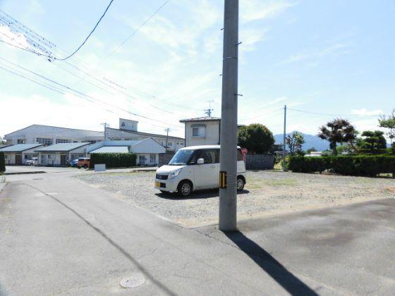 コーポプレジデント月極駐車場の外観・駐車場イメージ2枚目