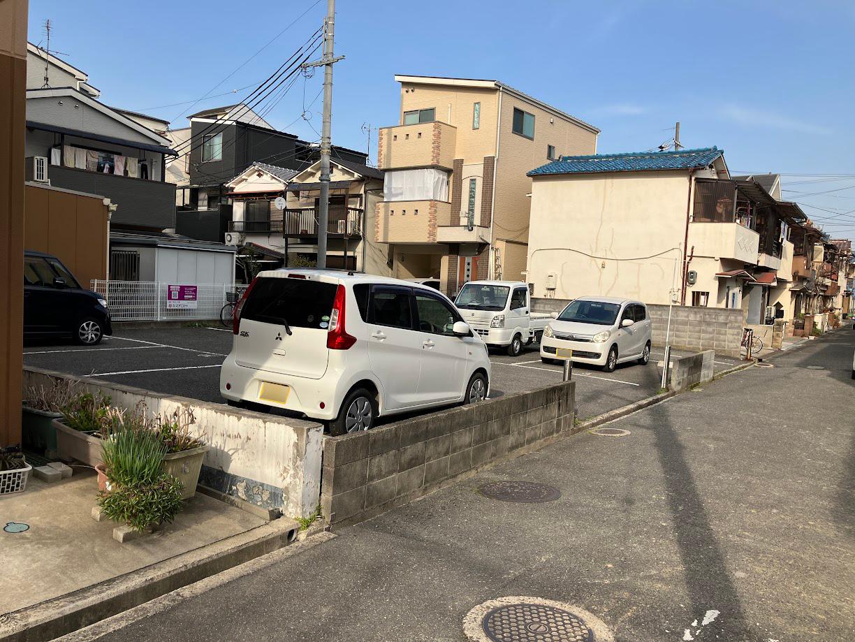 高柳二丁目ガレージ東の外観・駐車場イメージ1枚目