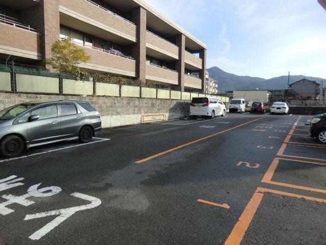 地下鉄松ヶ崎駅南の外観・駐車場イメージ1枚目