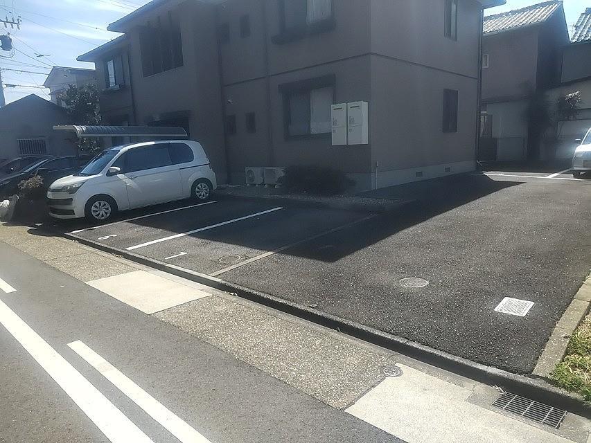 FKグランシャリオ城北の外観・駐車場イメージ1枚目
