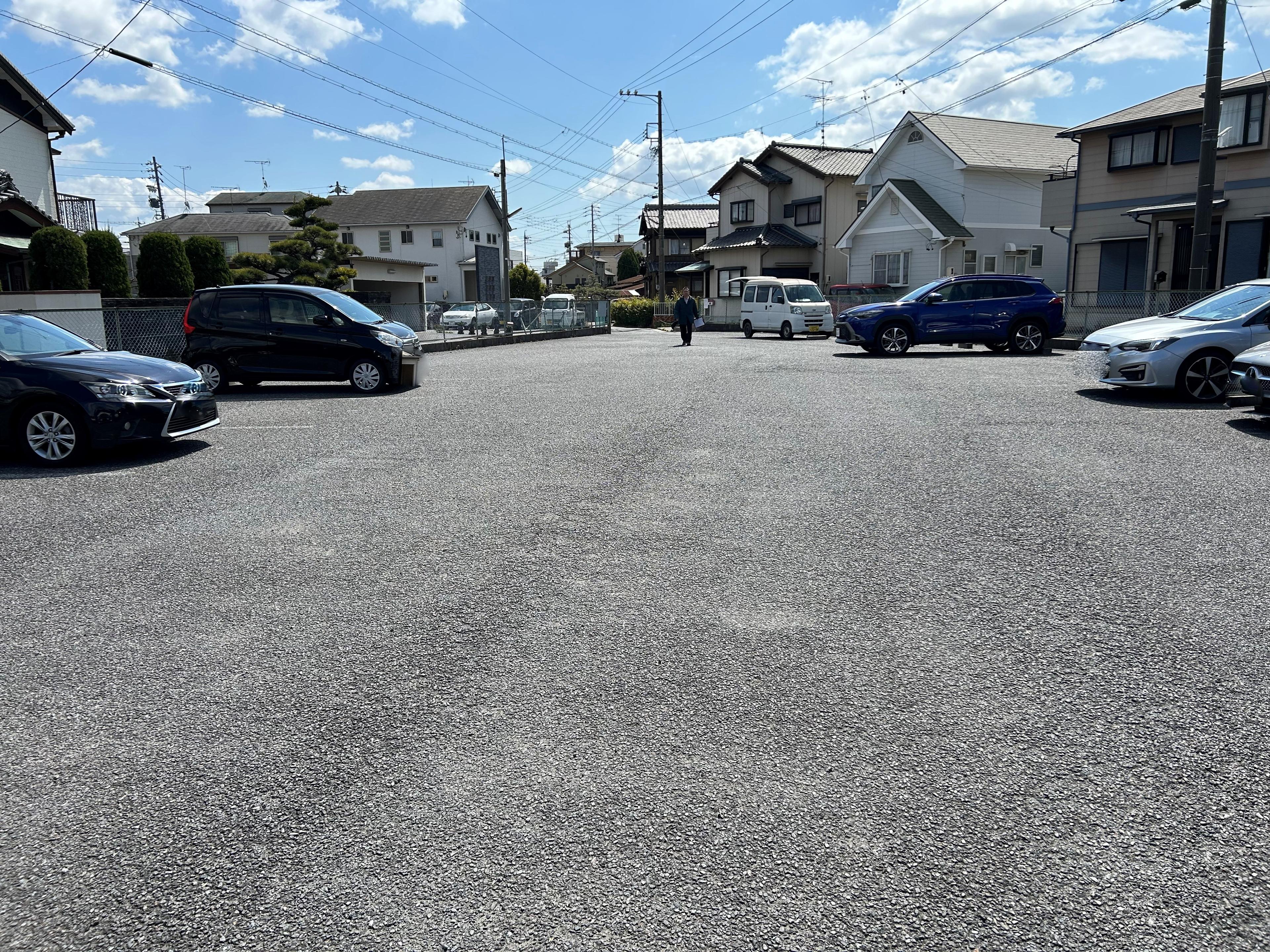 000074の外観・駐車場イメージ3枚目
