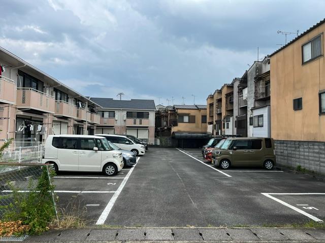 上野西町ガレージの外観・駐車場イメージ1枚目