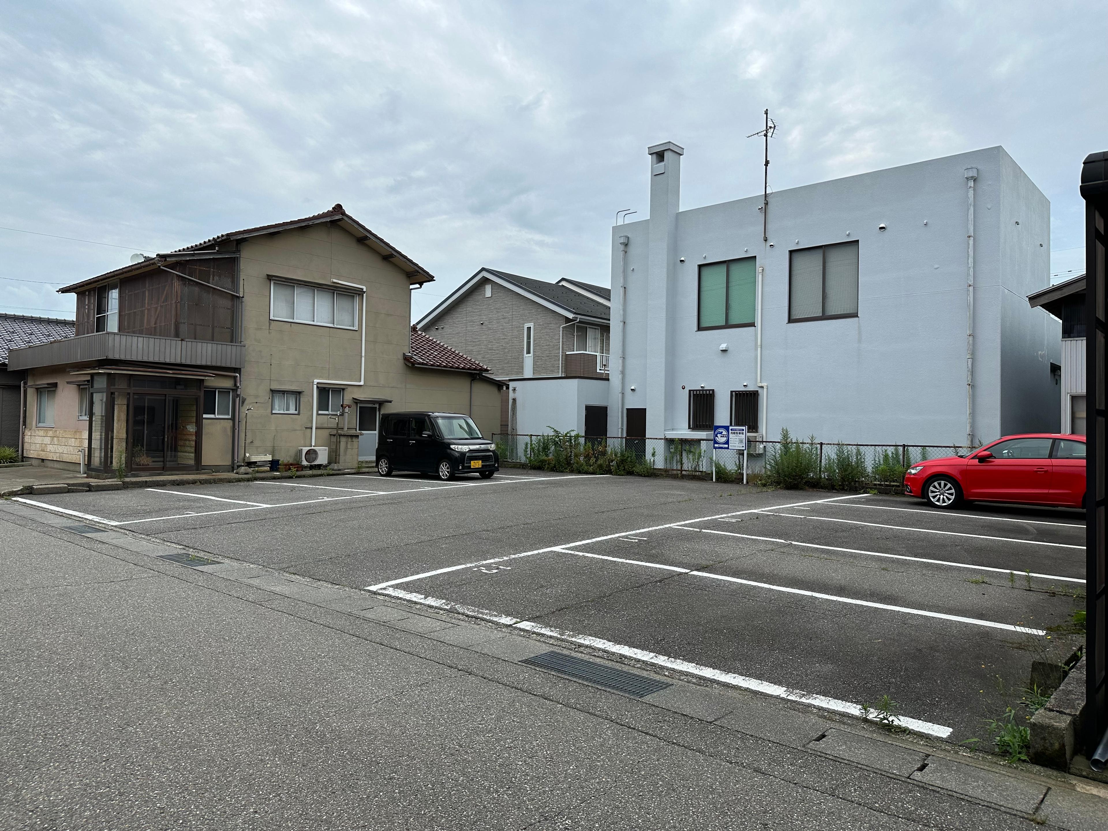 湊町パーキングの外観・駐車場イメージ1枚目
