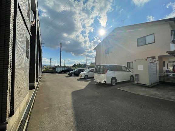 シャーロームⅡ(13887)の外観・駐車場イメージ1枚目