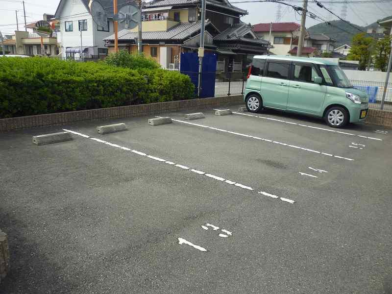 アミ(44185)の外観・駐車場イメージ1枚目