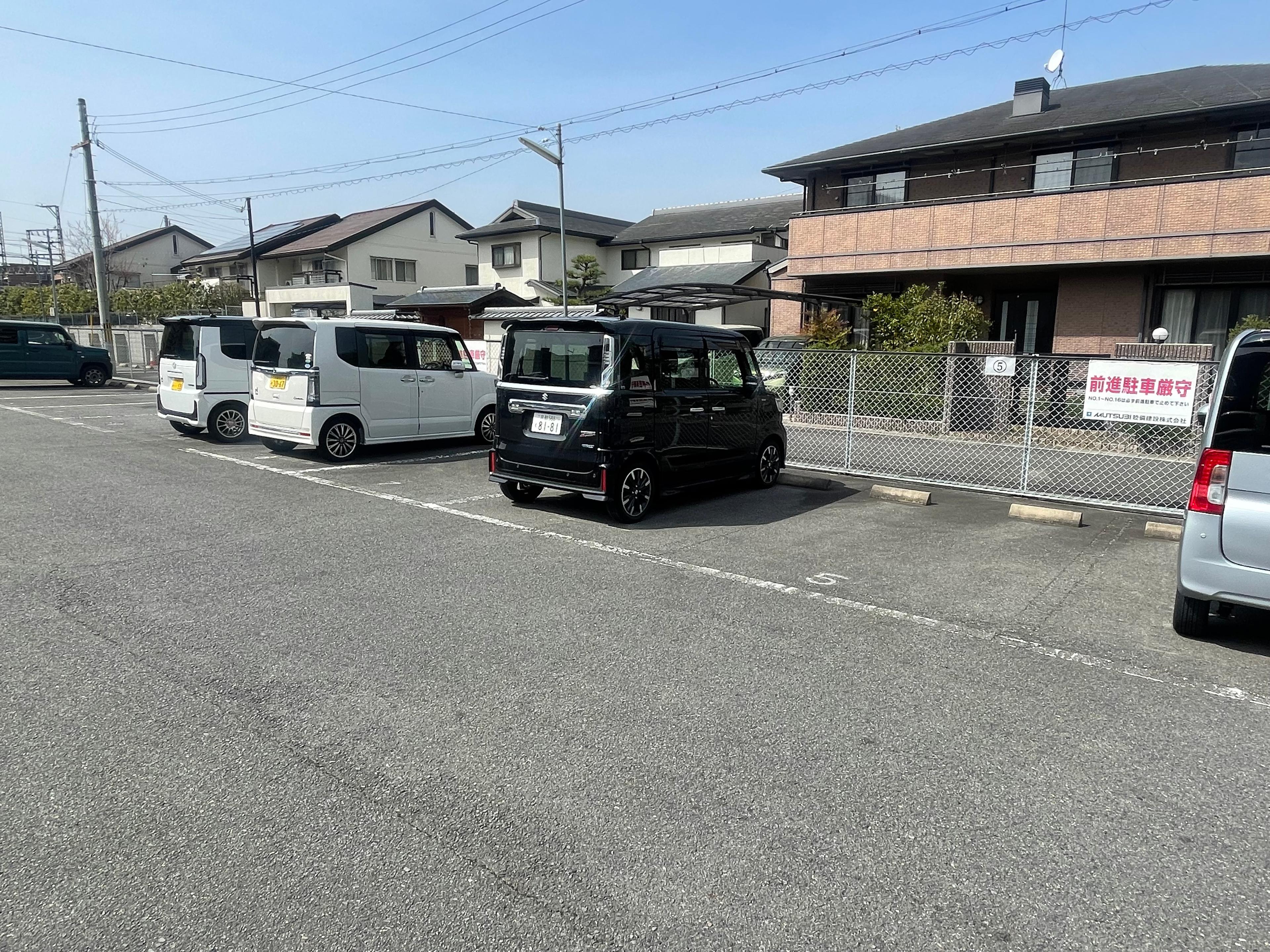 村田ガレージの外観・駐車場イメージ2枚目