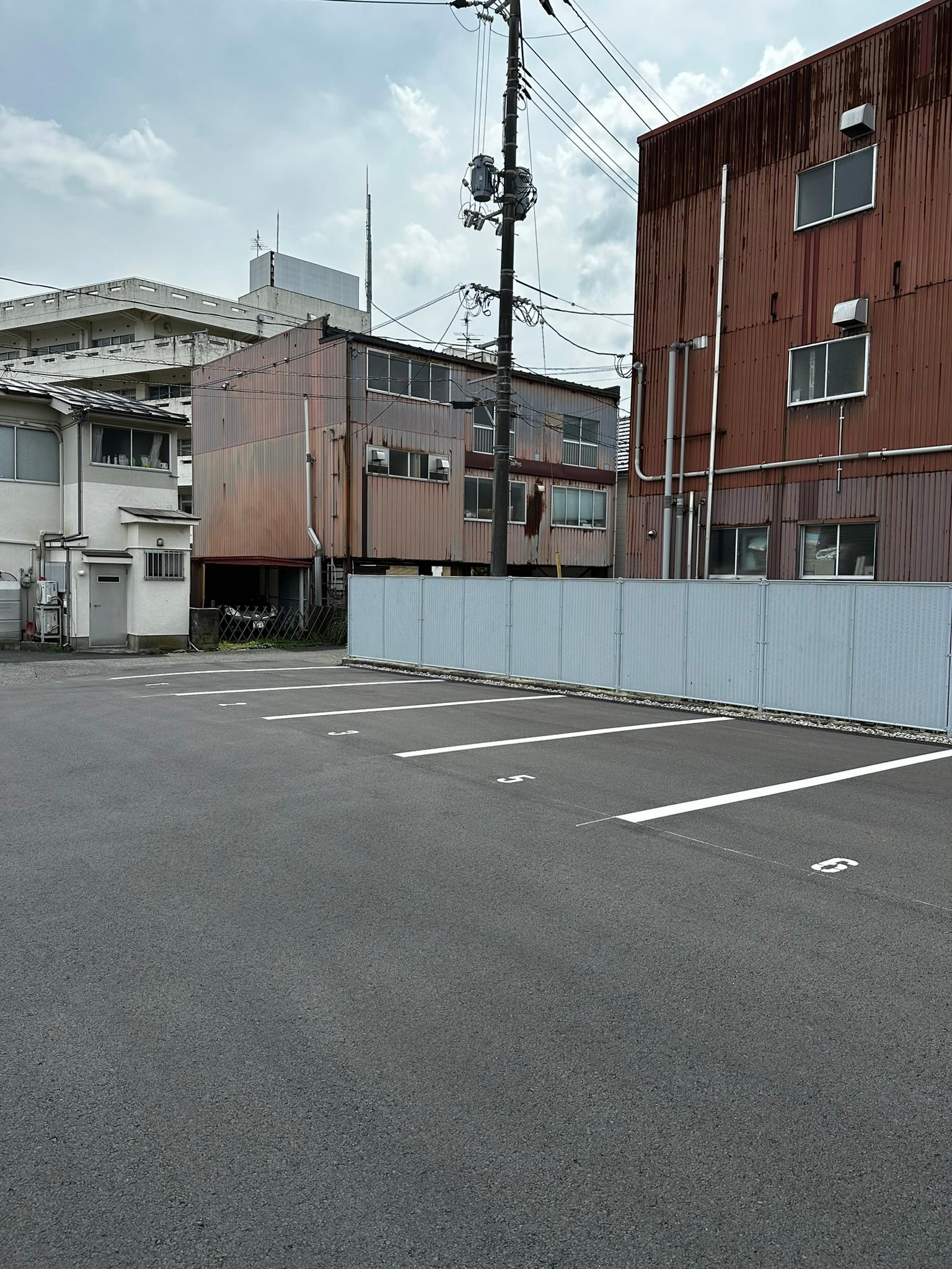 山本駐車場の外観・駐車場イメージ3枚目