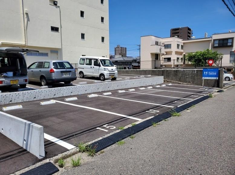 ダブルパーク東中通医学部前の外観・駐車場イメージ3枚目