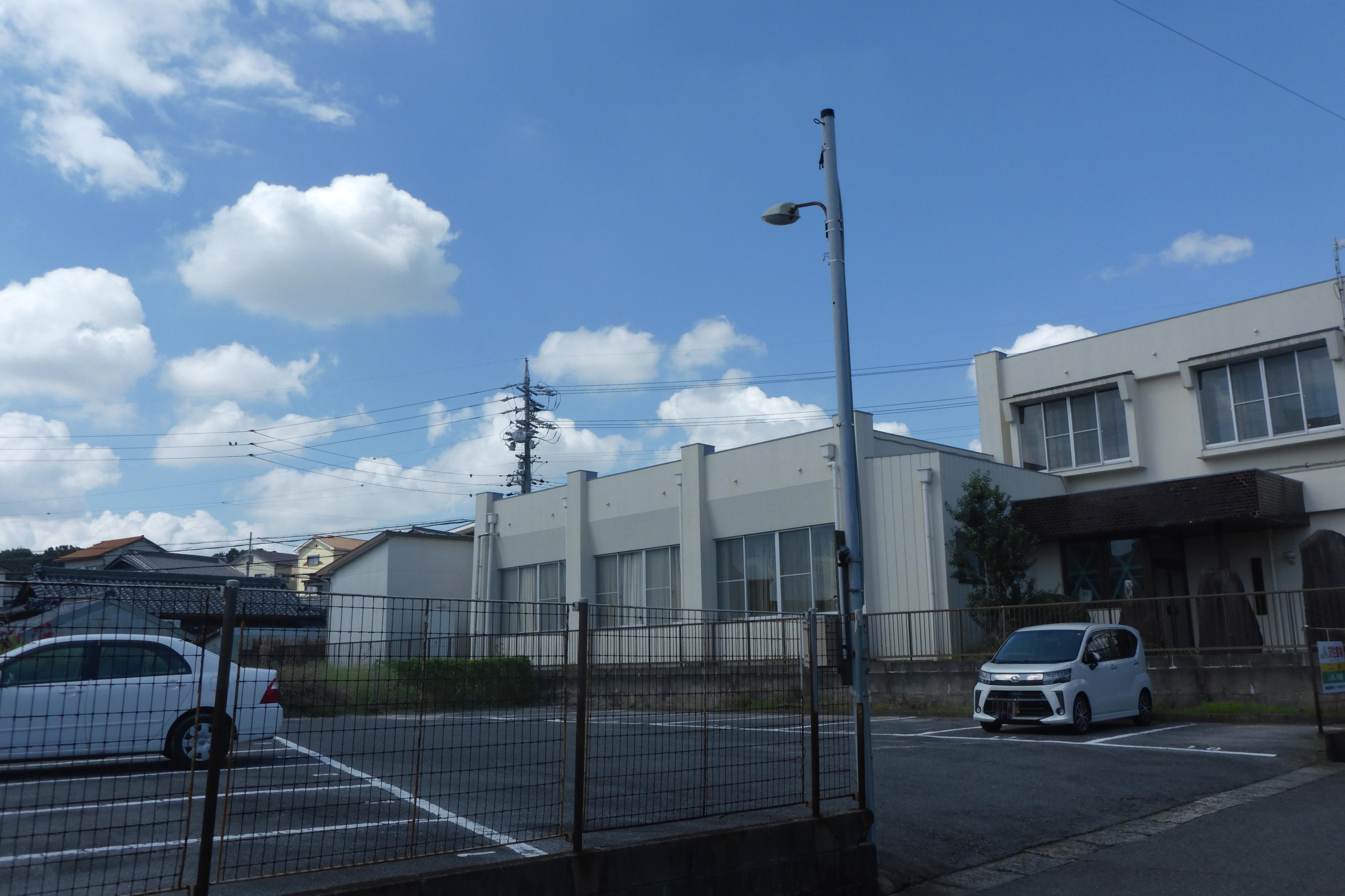 320067の外観・駐車場イメージ1枚目