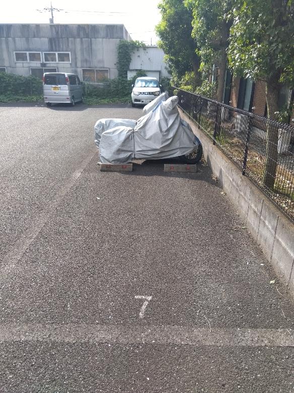 秦野市平沢駐車場の外観・駐車場イメージ2枚目