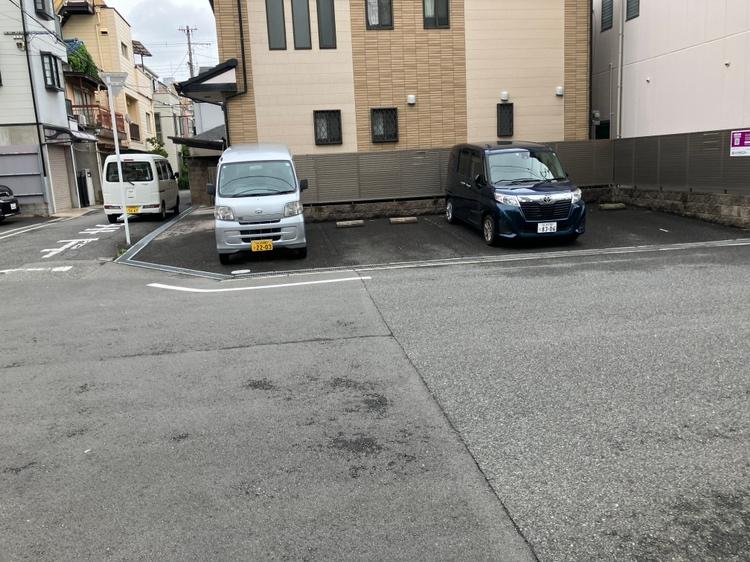 エムズパーキングの外観・駐車場イメージ1枚目