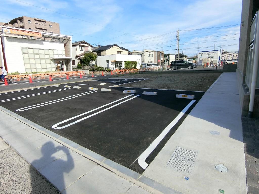 ラウレア小幡駐車場の外観・駐車場イメージ1枚目