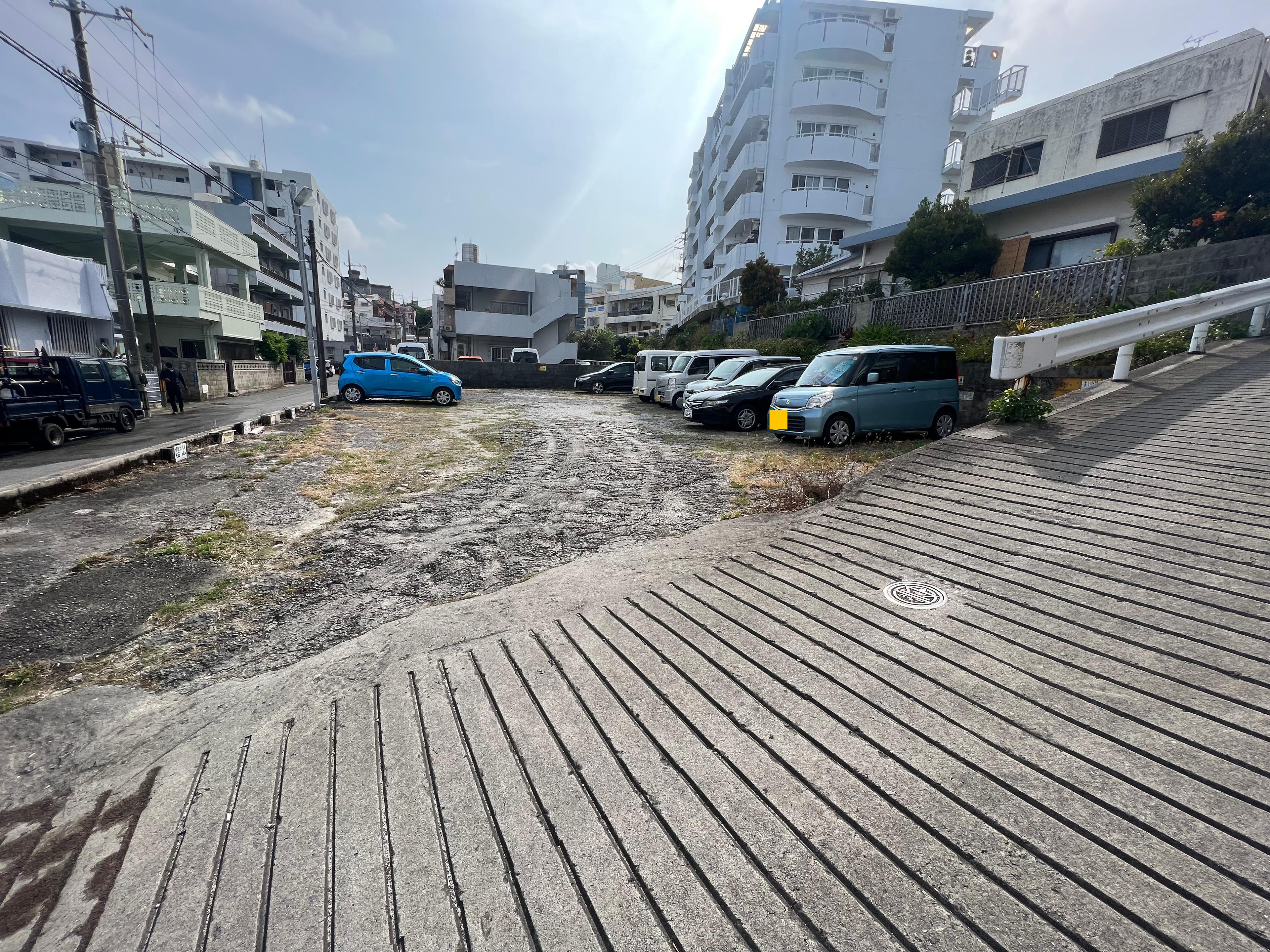 屋富祖パーキングの外観・駐車場イメージ1枚目
