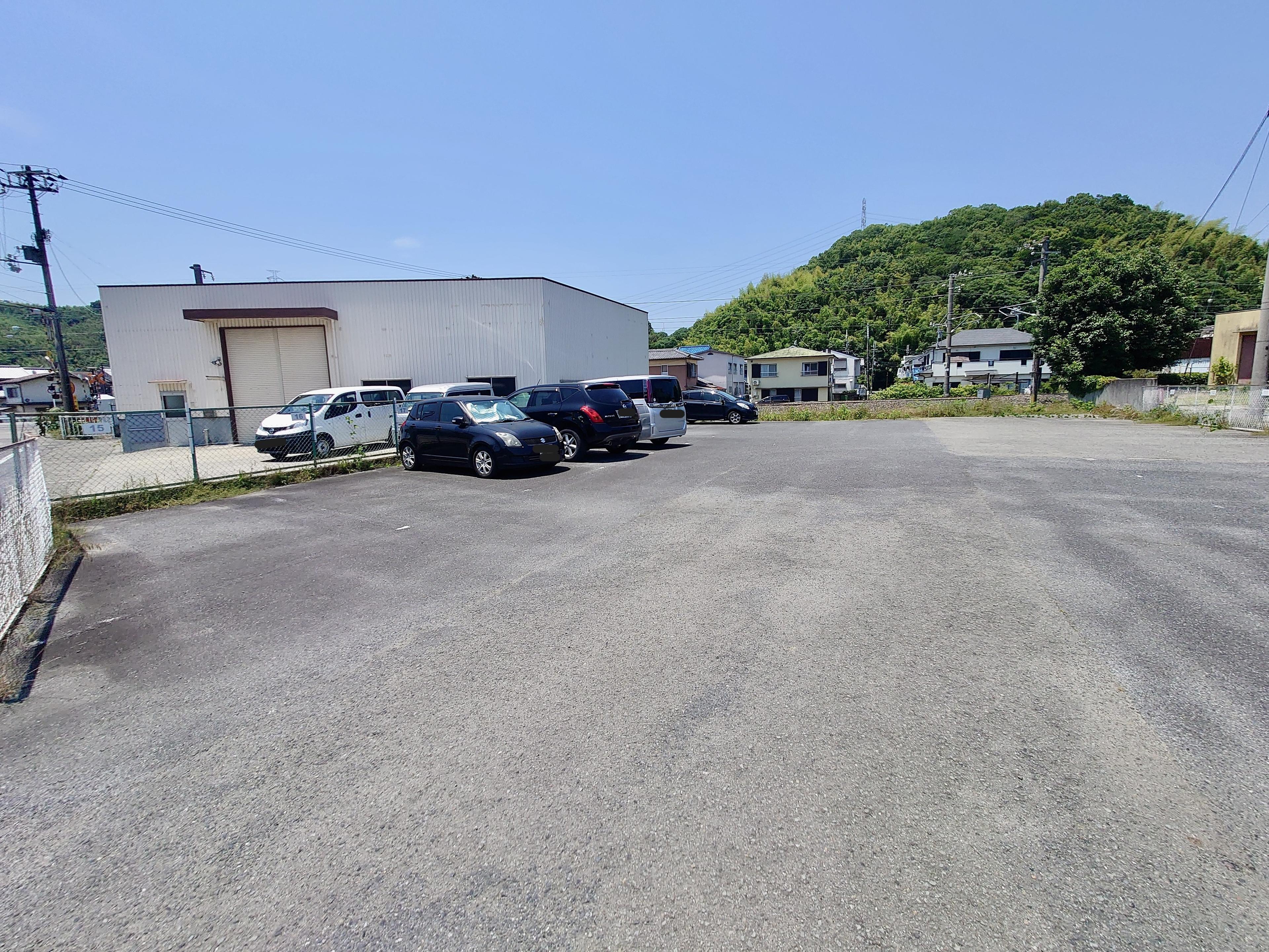 智弁学園前月極駐車場の外観・駐車場イメージ2枚目