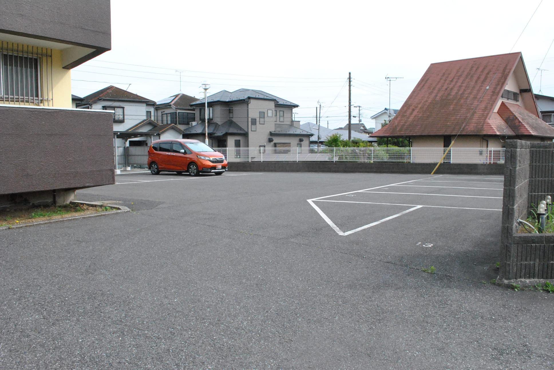 ケーティーマンション駐車場の外観・駐車場イメージ1枚目