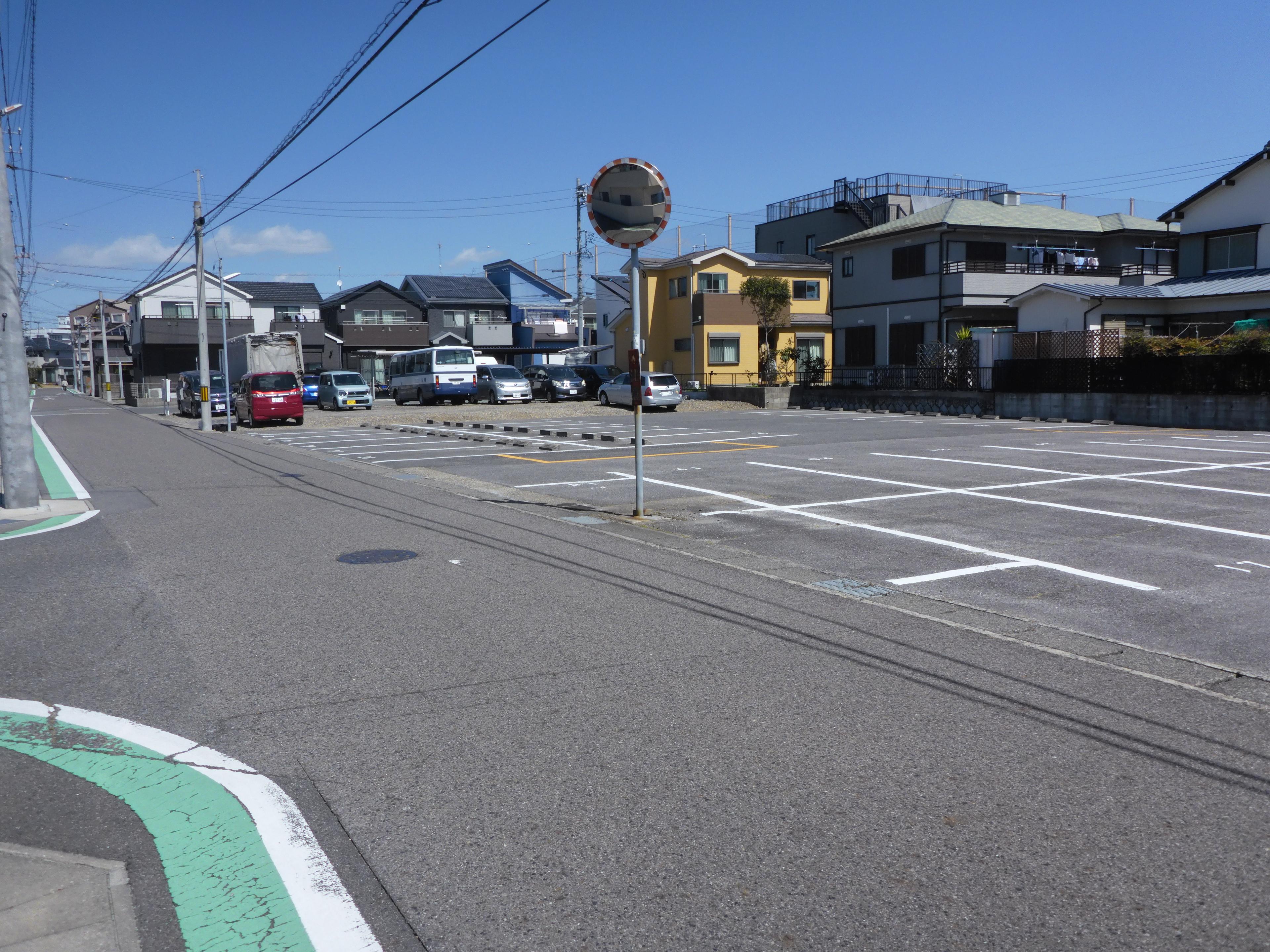320145の外観・駐車場イメージ2枚目