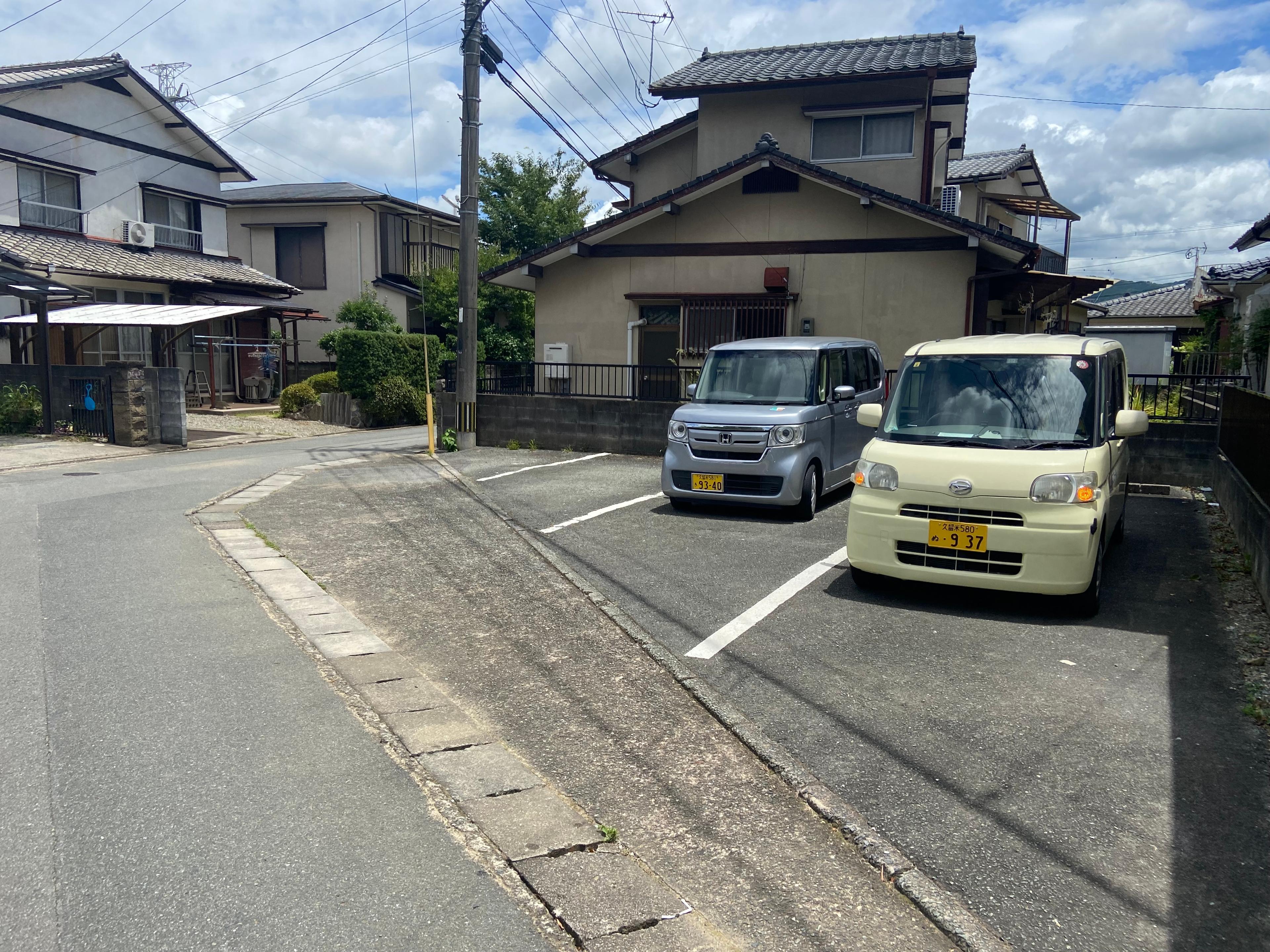上津月極駐車場の外観・駐車場イメージ2枚目