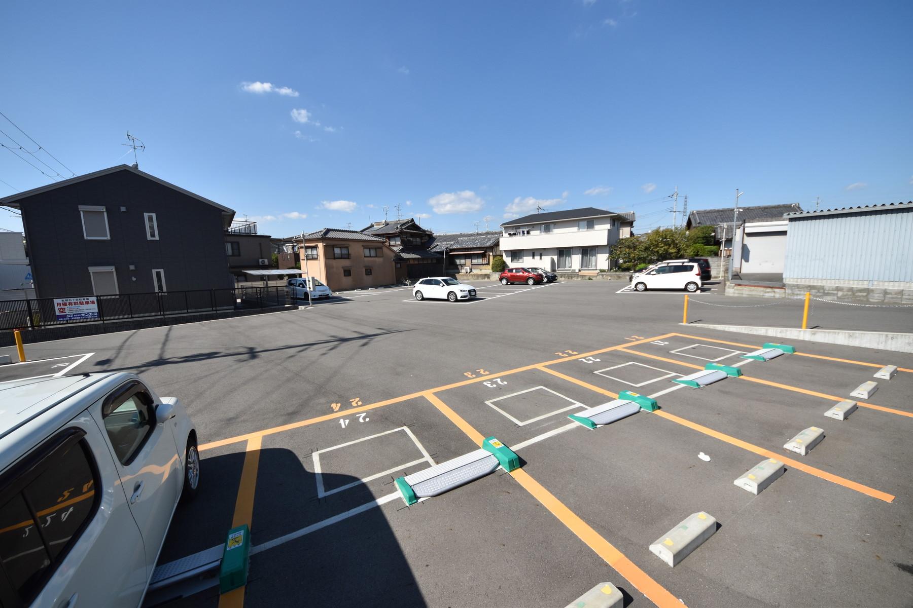 私部5丁目駐車場の外観・駐車場イメージ2枚目