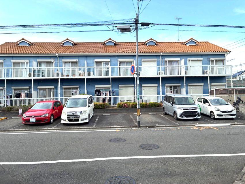 ロイヤルハイム駐車場の外観・駐車場イメージ2枚目