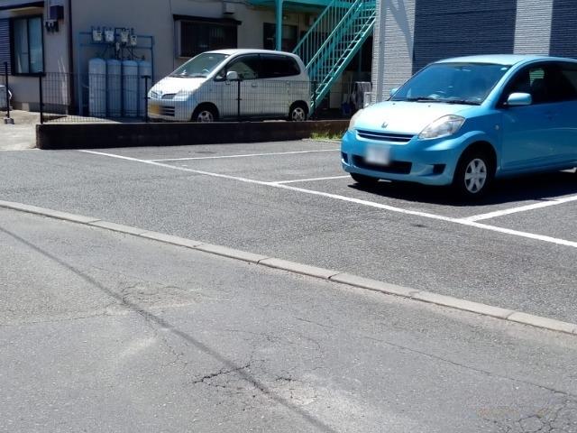 英(44252)の外観・駐車場イメージ1枚目
