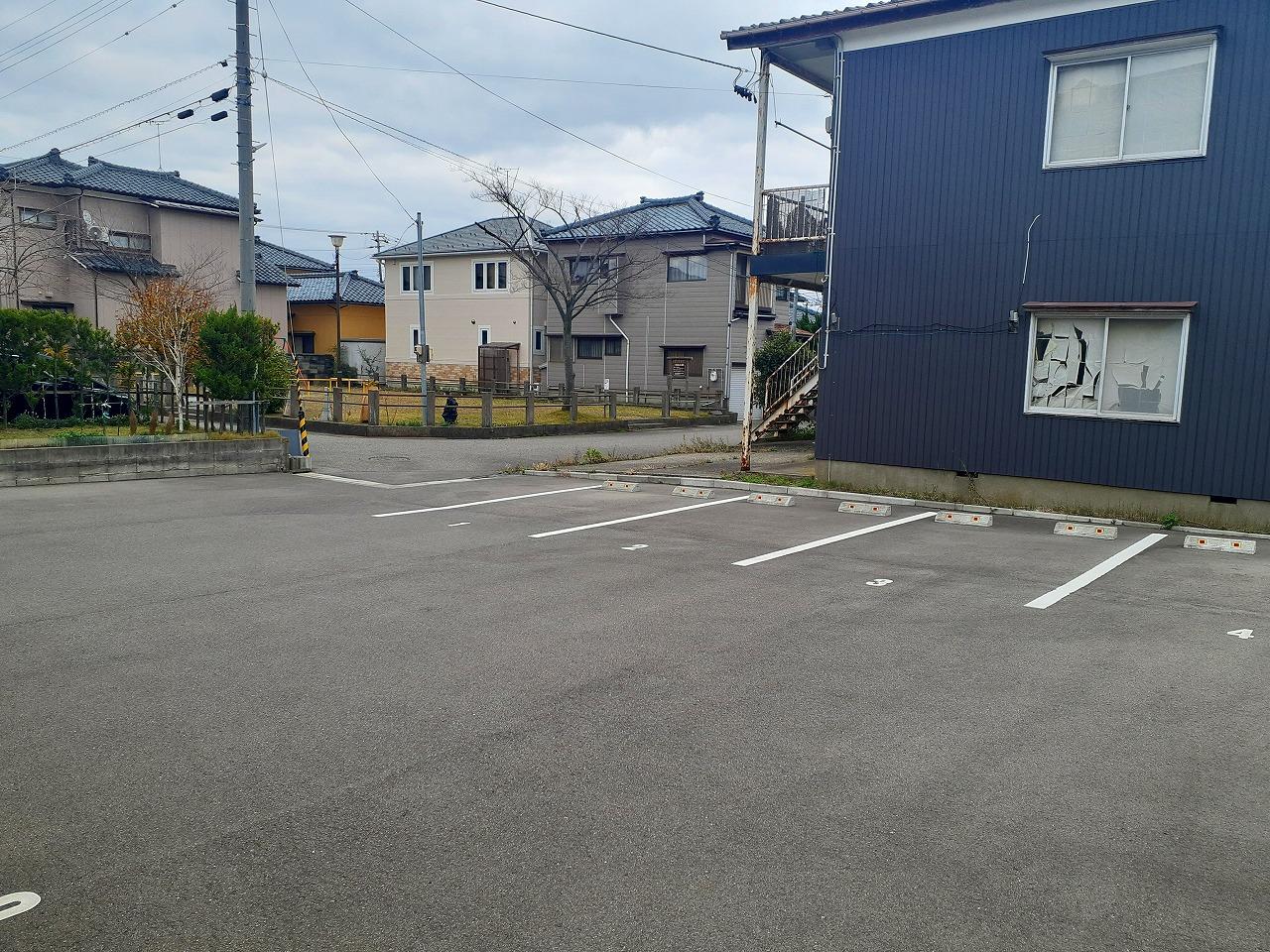 上近江３（藤井）駐車場の外観・駐車場イメージ3枚目