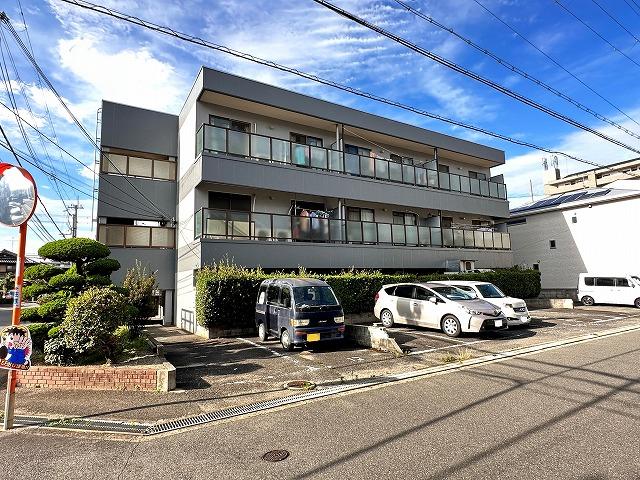 サンライズマンションモータープールの外観・駐車場イメージ1枚目