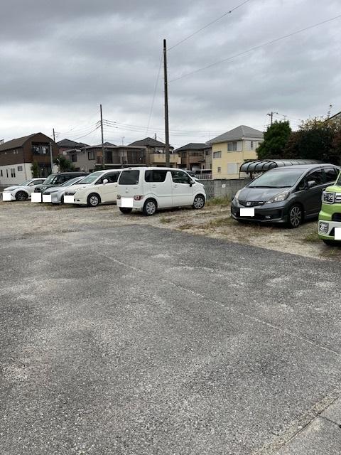 向小金4240251駐車場の外観・駐車場イメージ2枚目