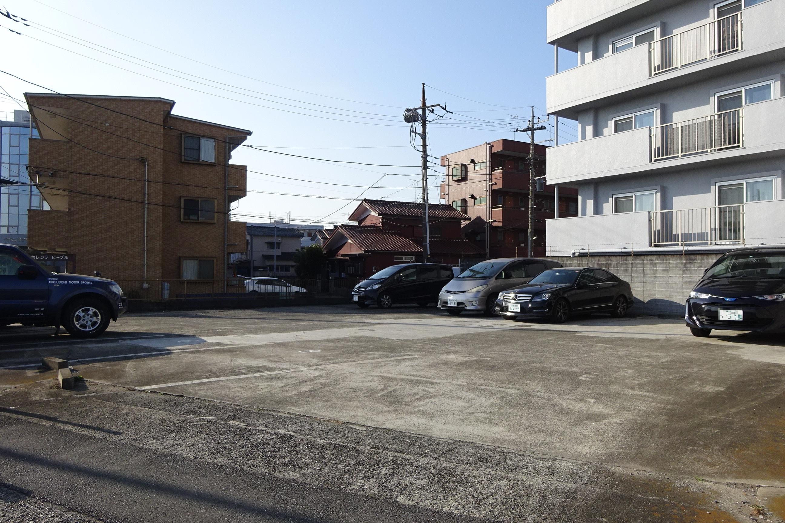 ムカサパーキングの外観・駐車場イメージ1枚目