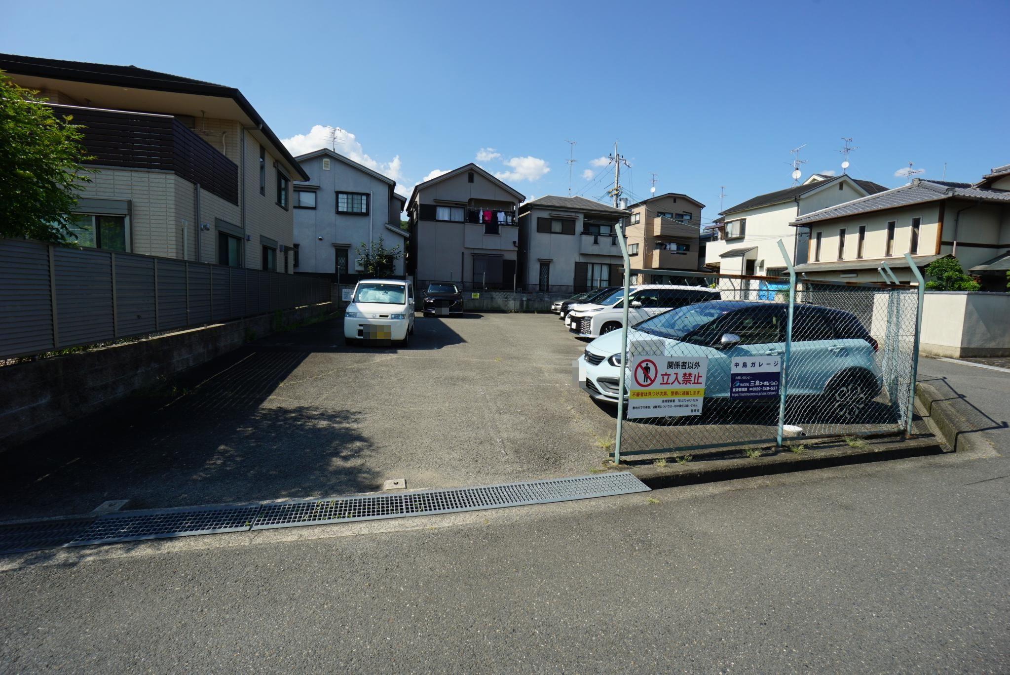 中島ガレージの外観・駐車場イメージ1枚目