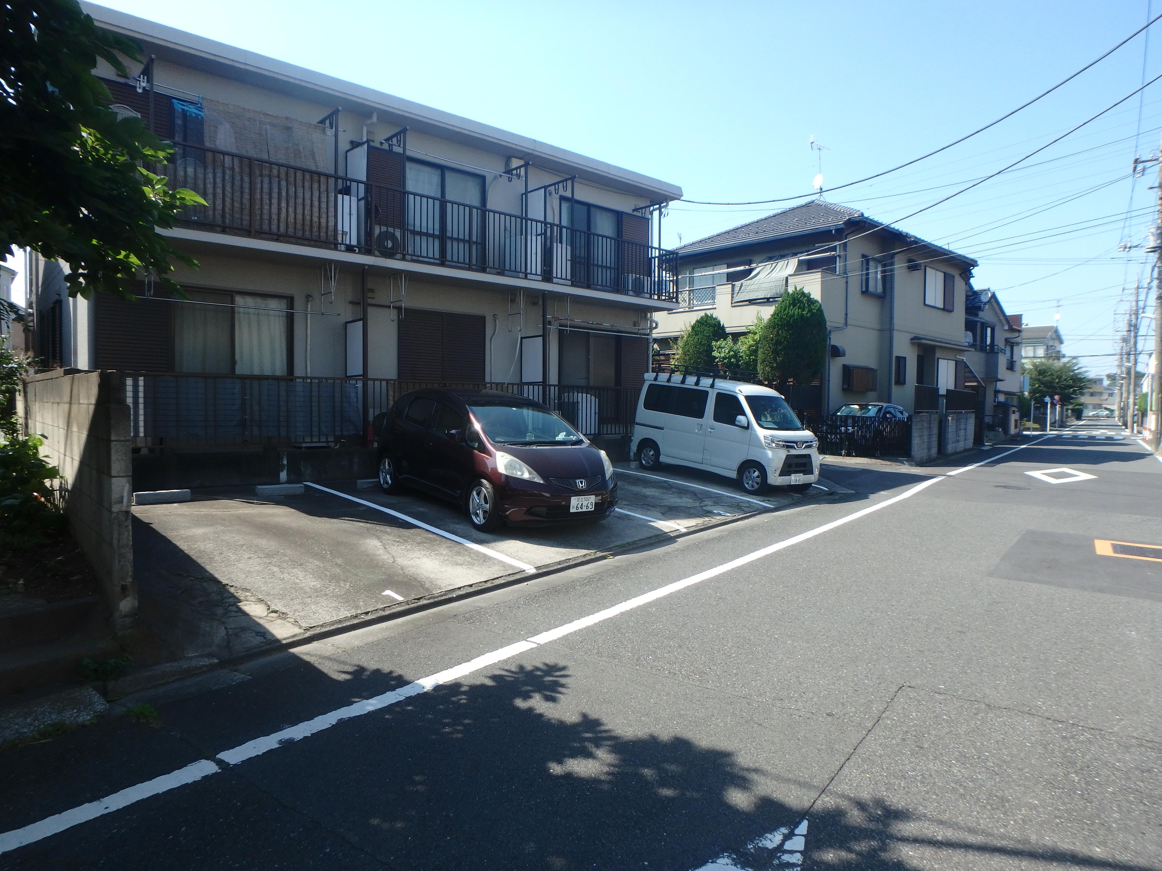 メグミハウス敷地内駐車場の外観・駐車場イメージ3枚目