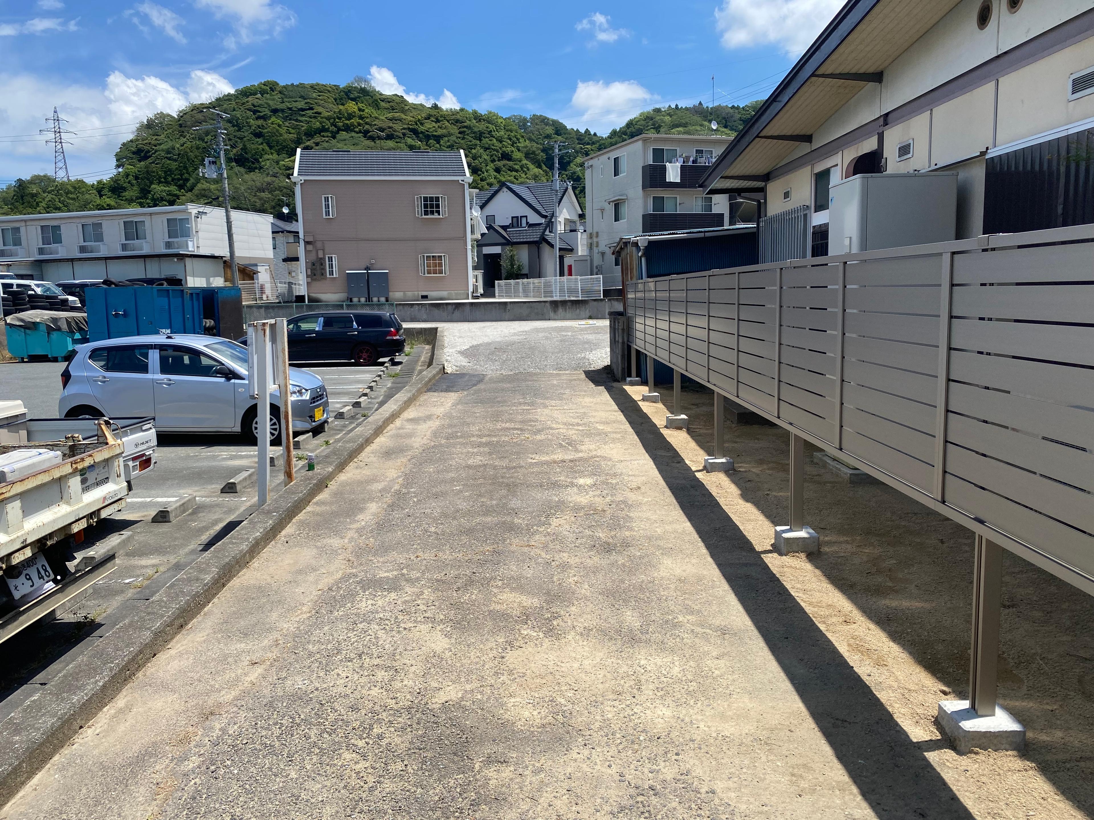 内郷綴町柴崎月極駐車場の外観・駐車場イメージ2枚目
