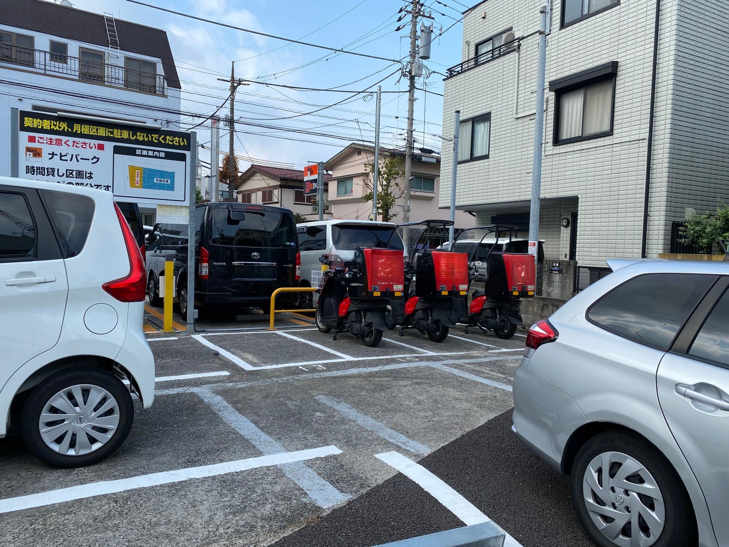 石井第二駐車場の外観・駐車場イメージ3枚目